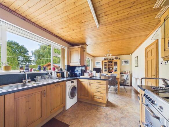 Kitchen / Dining Room
