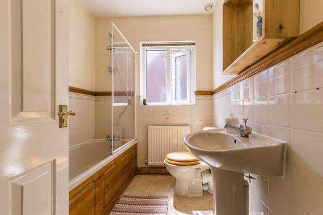 Family Bathroo...
