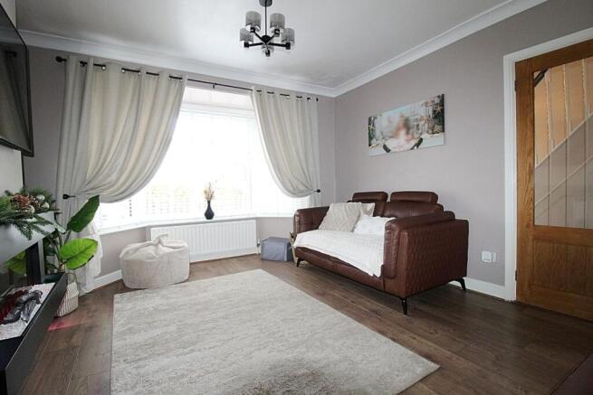 3 bed Semi-Detached for sale Image 4