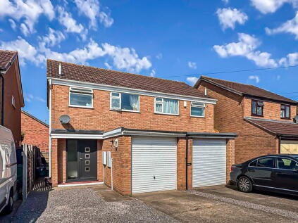Lower Meadow, Quedgeley, Gloucester, GL2 4YY