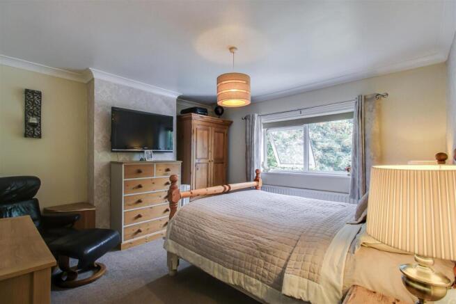 3 bed Semi-Detached for sale Image 5