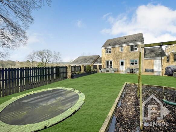 4 bed Link Detached House for sale Image 8