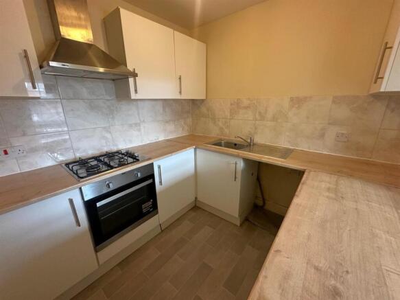 Kitchen 2.jpeg