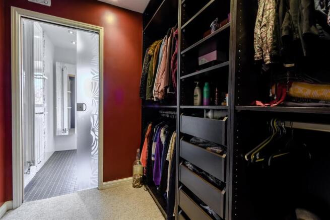8434024-interior28.jpg