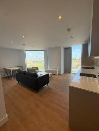Lounge & Kitchen