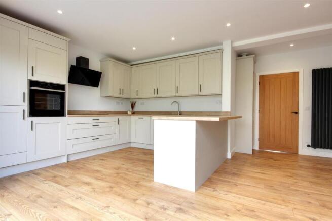 3 bed Detached Bungalow for sale Image 6