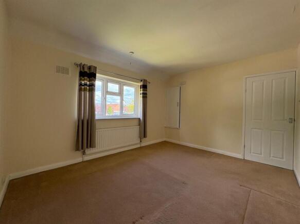 3 bed Terraced for sale Image 6