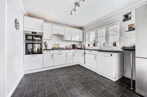 Grangefields, Street, BA16