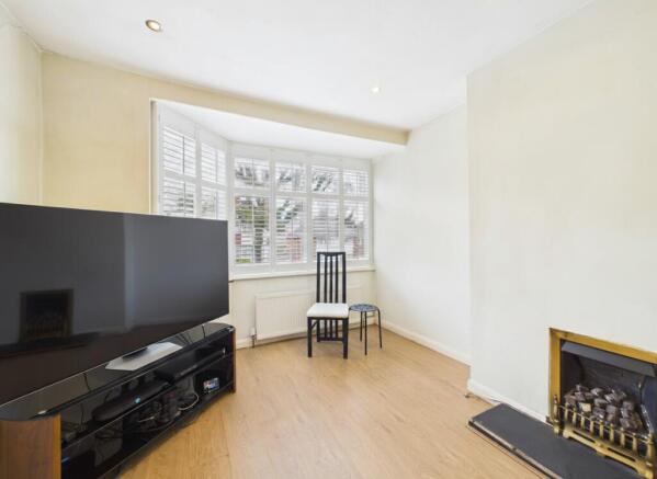 cam01698g0pr0150still009001