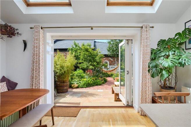 3 bed Terraced for sale Image 7