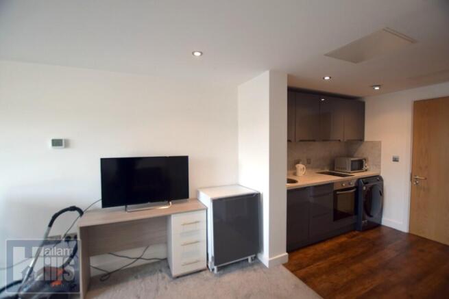 Studio to rent Image 6