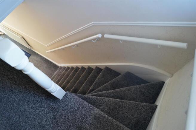 STAIRS/LANDING
