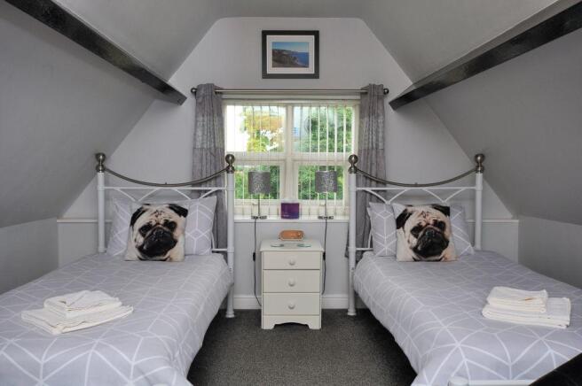 6 bed Semi-Detached for sale Image 6