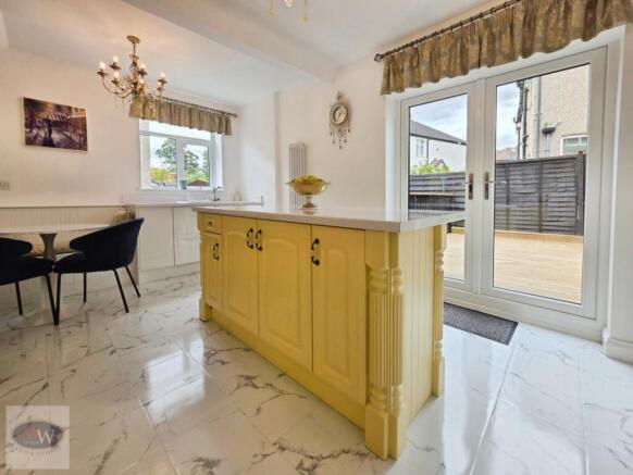 3 bed Semi-Detached for sale Image 6
