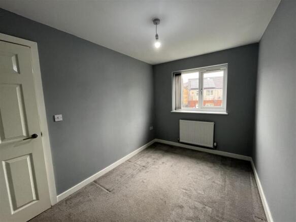 3 bed Semi-Detached to rent Image 11