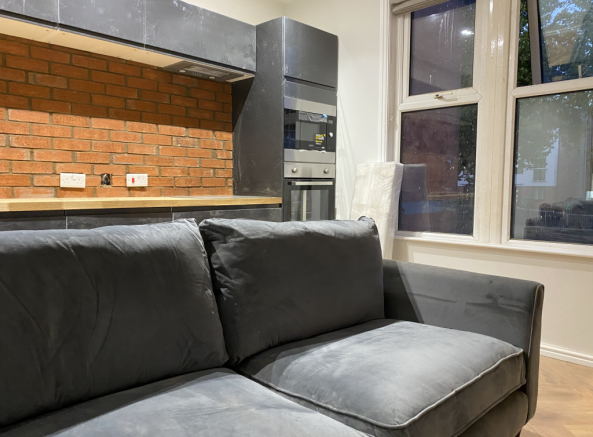 Flat-3-Lenton-Blvd-Kitchen.png