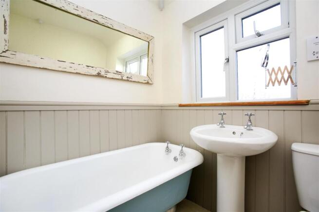 129 Fulwell Park Avenue-12.JPG
