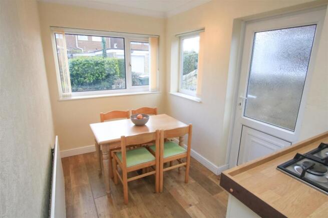 EXTENDED BREAKFAST KITCHEN