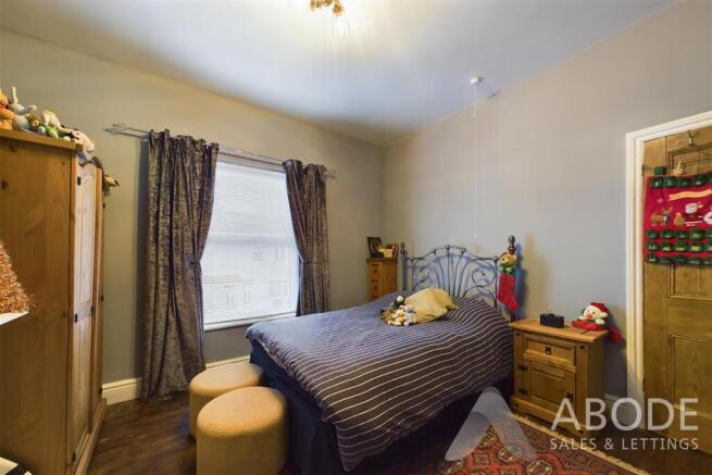 CAM02696G0-PR0460-STILL026.jpg