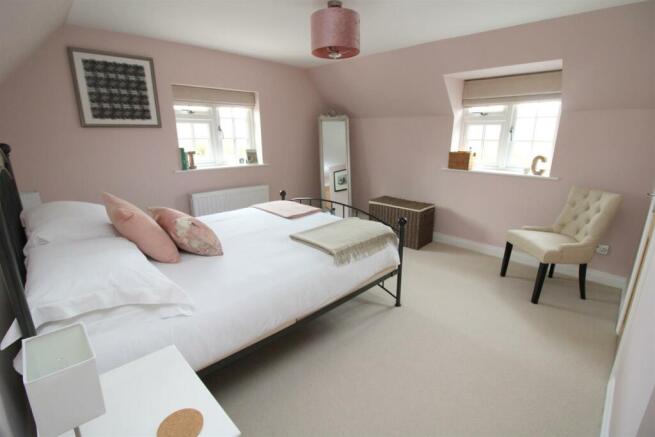 bed 1 (2).JPG
