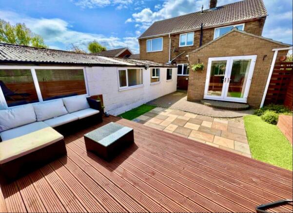 5 bed Detached for sale Image 11