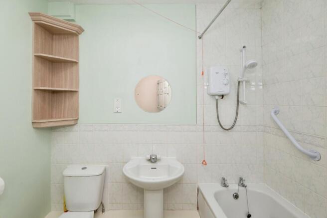 2 bed Apartment for sale Image 12