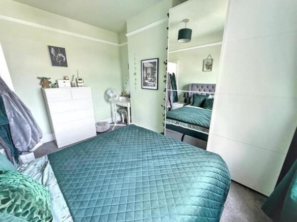 3 bed Terraced for sale Image 9