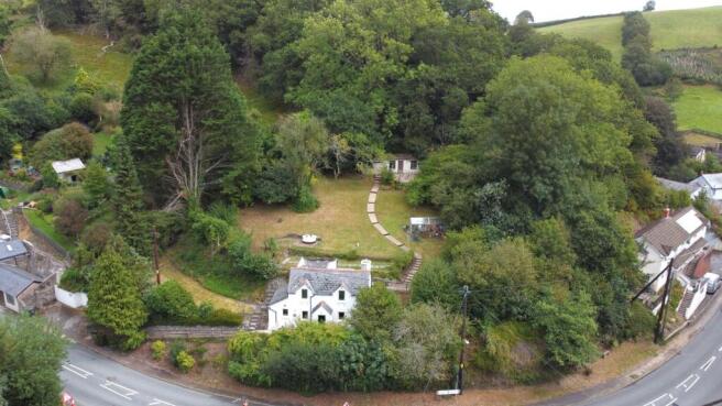 Gardens / Parking