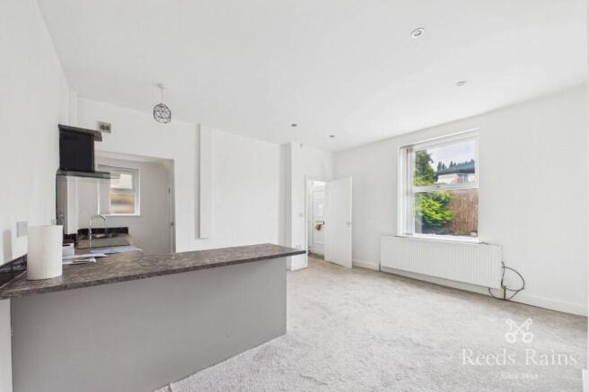 2 bed End of Terrace to rent Image 11