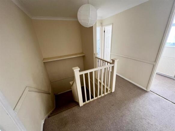FIRST FLOOR LANDING