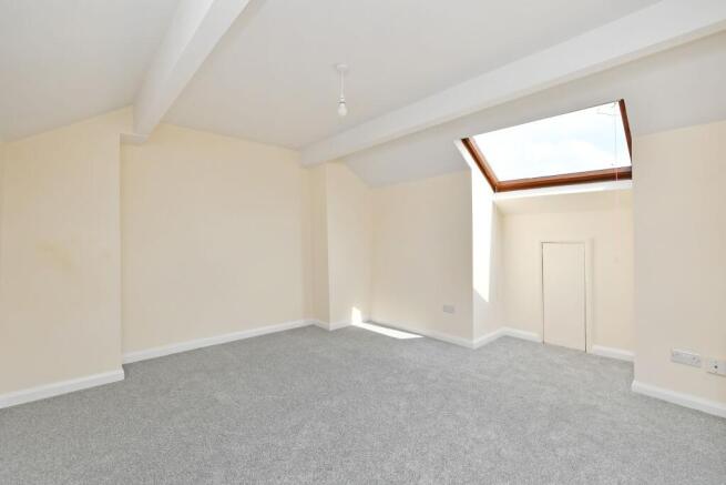 3 bed Terraced to rent Image 9
