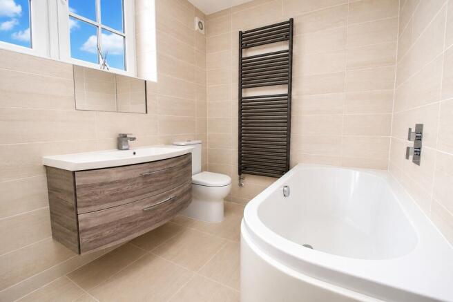 2 bed Apartment to rent Image 6
