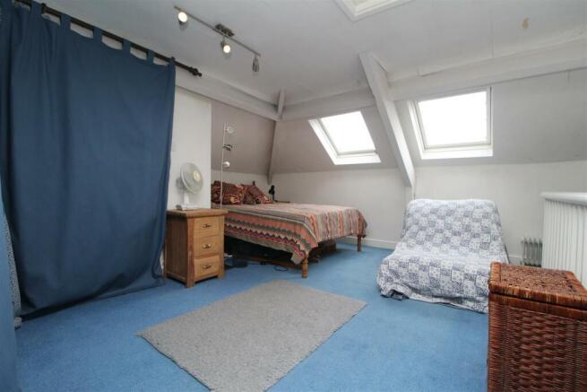 LOFT ROOM