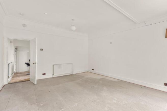 1 bed Flat for sale Image 4