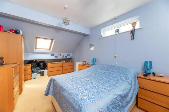 4 bed Semi-Detached for sale Image 12