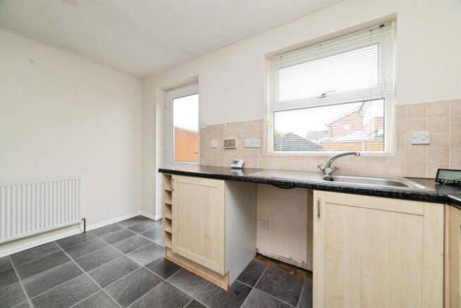 2 bed Semi-Detached for sale Image 7