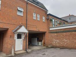 42, Camp Road, Farnborough GU14 6EP