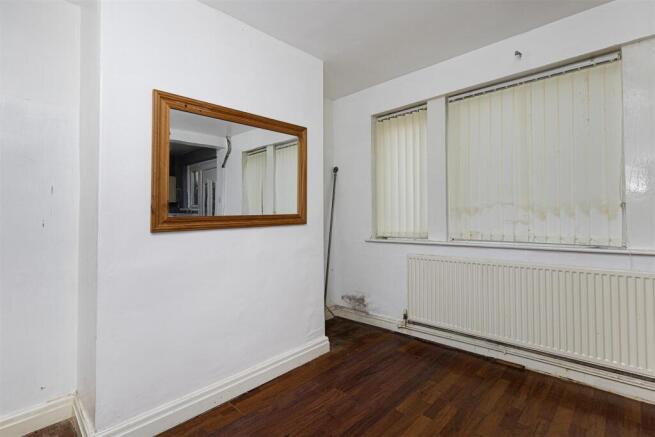 3 bed Terraced for sale Image 8