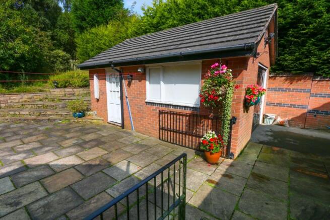 Detached Garage