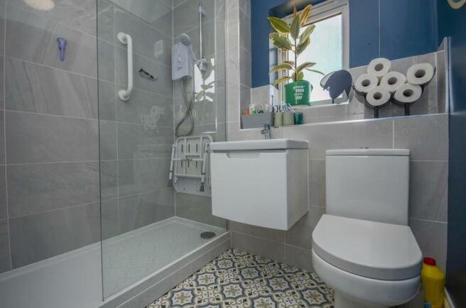 Shower room.jpg