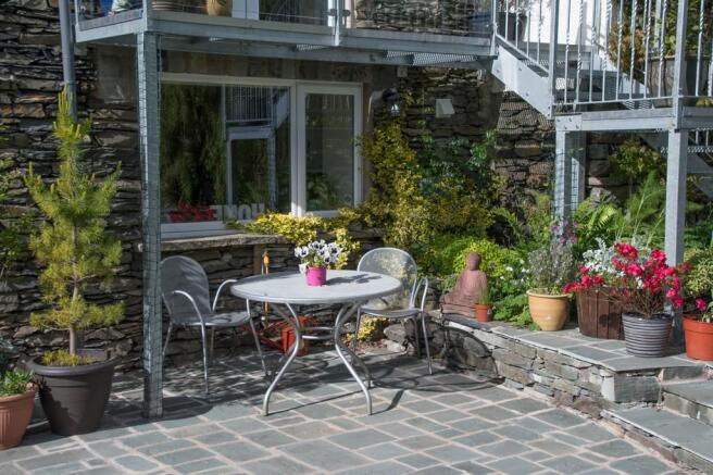 Patio Seating Are...