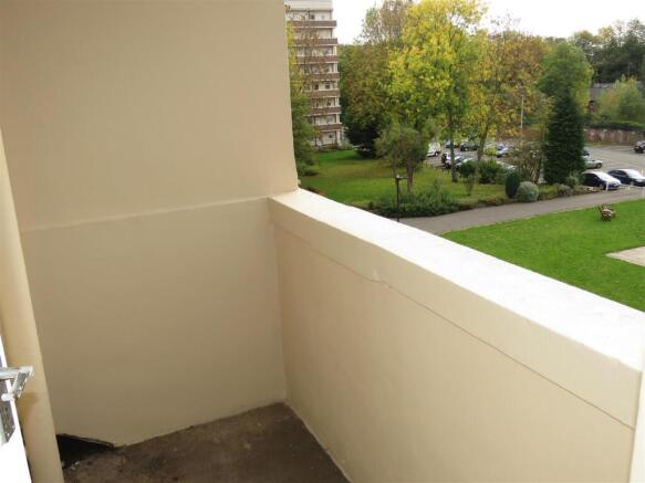 1 bed Flat to rent Image 9