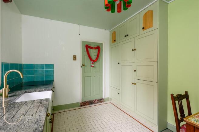 2 bed Apartment for sale Image 5