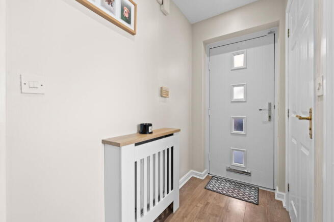 4 bed Semi-Detached for sale Image 11
