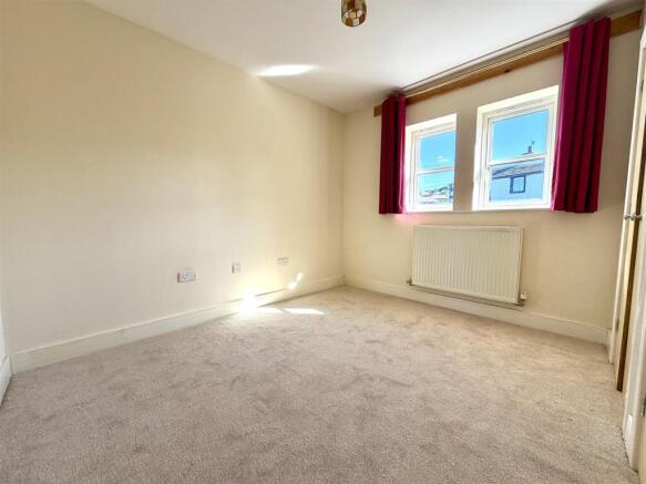 2 bed Apartment for sale Image 8