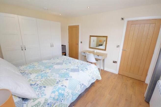 annex bedroom pic 2