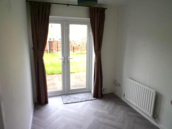 3 bed Semi-Detached to rent Image 5