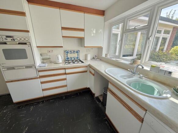 22 Cove Road Kitc...