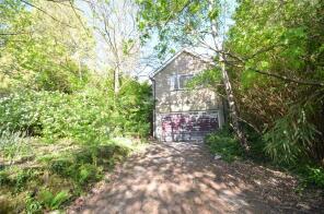 13, Burnt Hill Road, Wrecclesham, Farnham GU10 4RU