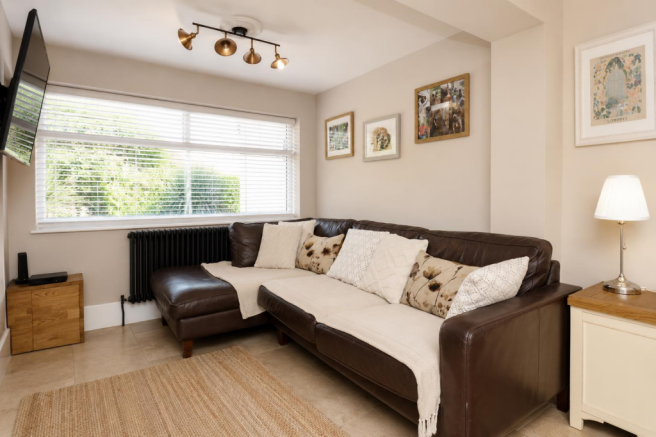 4 bed Detached for sale Image 8